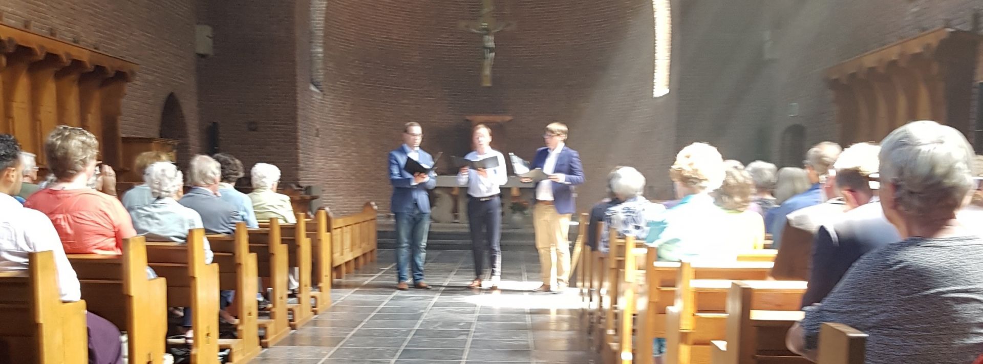 B.g.v. presentatie boekje Kloosterleven van DEZINNEN